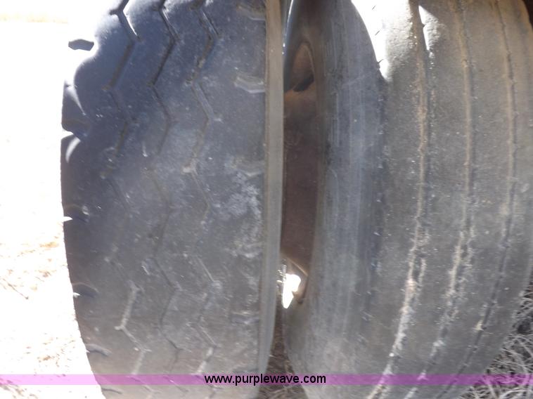 image for item I8396 1995 Pacer feed body trailer