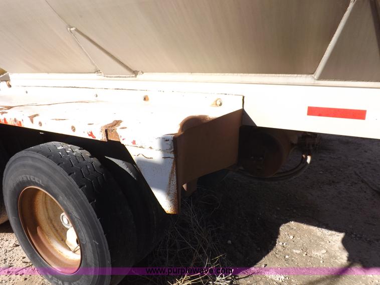 image for item I8396 1995 Pacer feed body trailer