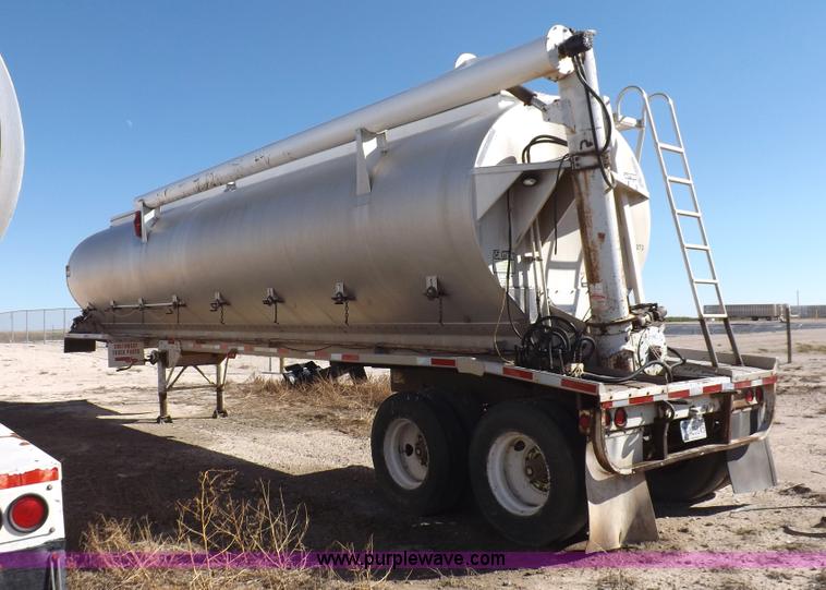 image for item I8397 1997 Warren feed body trailer