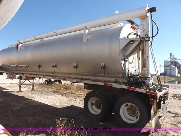 image for item I8397 1997 Warren feed body trailer