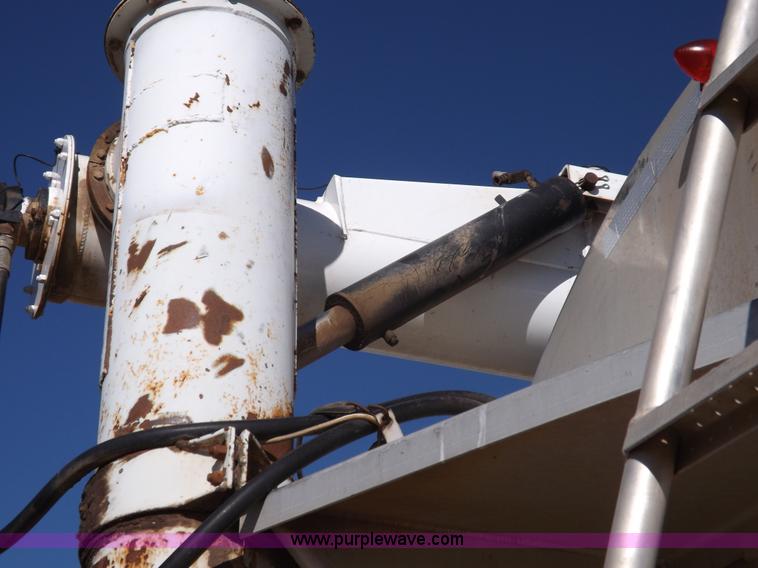 image for item I8397 1997 Warren feed body trailer