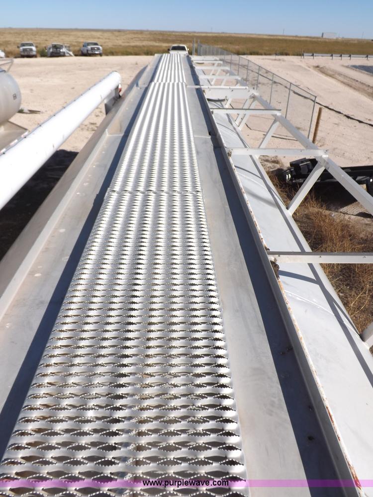 image for item I8397 1997 Warren feed body trailer