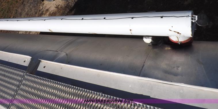 image for item I8397 1997 Warren feed body trailer