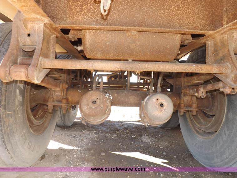 image for item I8397 1997 Warren feed body trailer