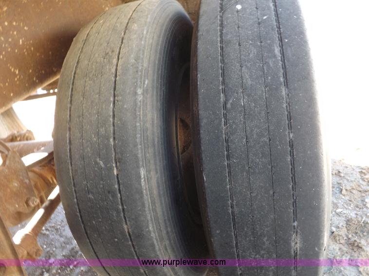 image for item I8397 1997 Warren feed body trailer