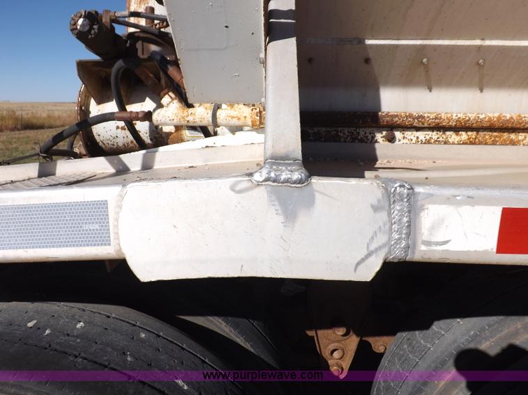 image for item I8397 1997 Warren feed body trailer