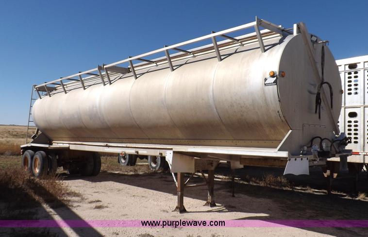 image for item I8398 1997 Waren feed body trailer