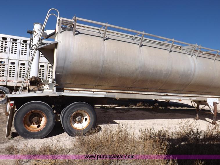 image for item I8398 1997 Waren feed body trailer