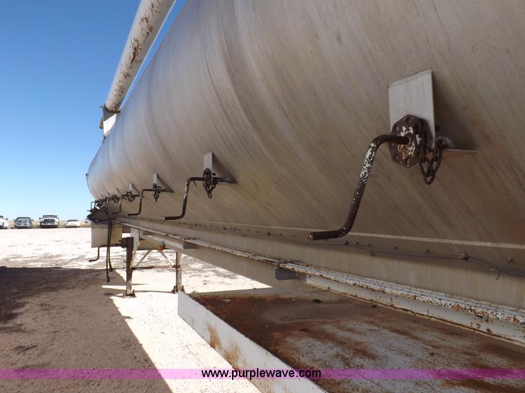 image for item I8398 1997 Waren feed body trailer