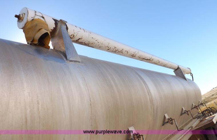 image for item I8398 1997 Waren feed body trailer