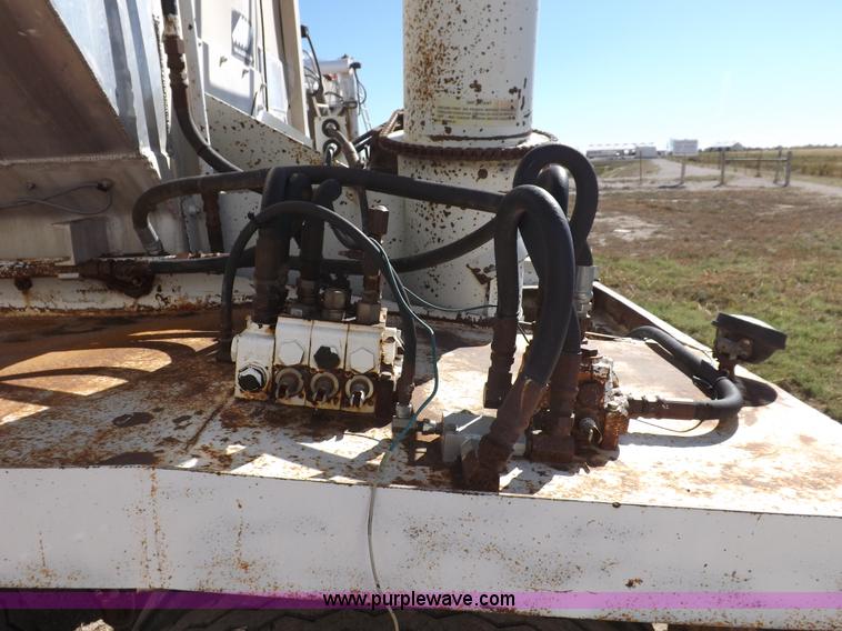 image for item I8398 1997 Waren feed body trailer