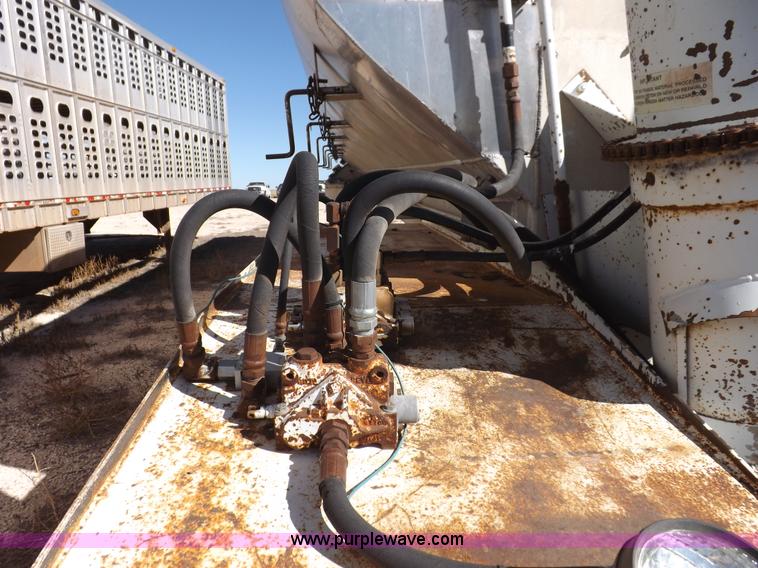 image for item I8398 1997 Waren feed body trailer