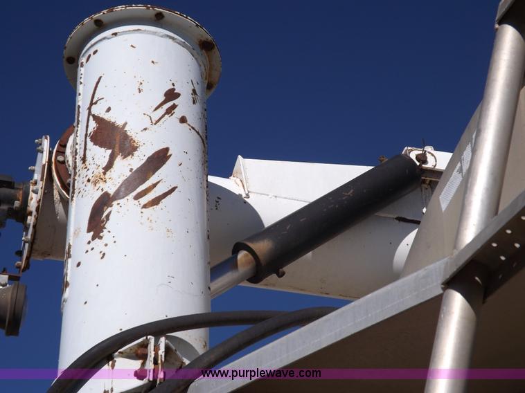 image for item I8398 1997 Waren feed body trailer