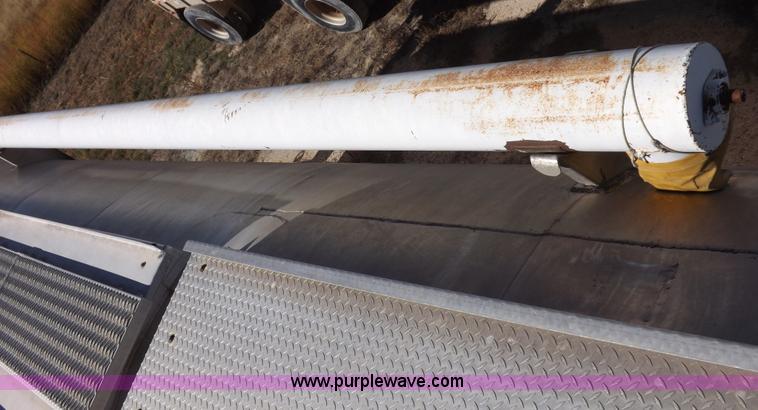 image for item I8398 1997 Waren feed body trailer