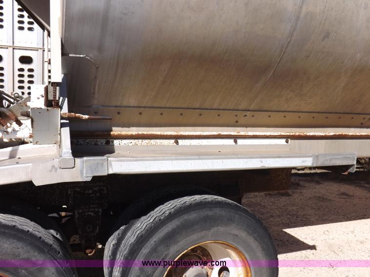 image for item I8398 1997 Waren feed body trailer