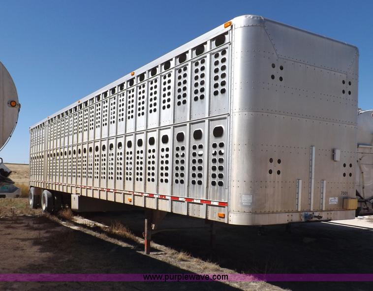 image for item I8399 1998 Wilson PSAL-303P livestock trailer
