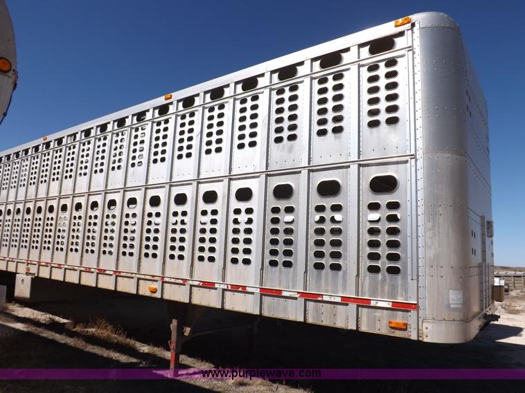 image for item I8399 1998 Wilson PSAL-303P livestock trailer
