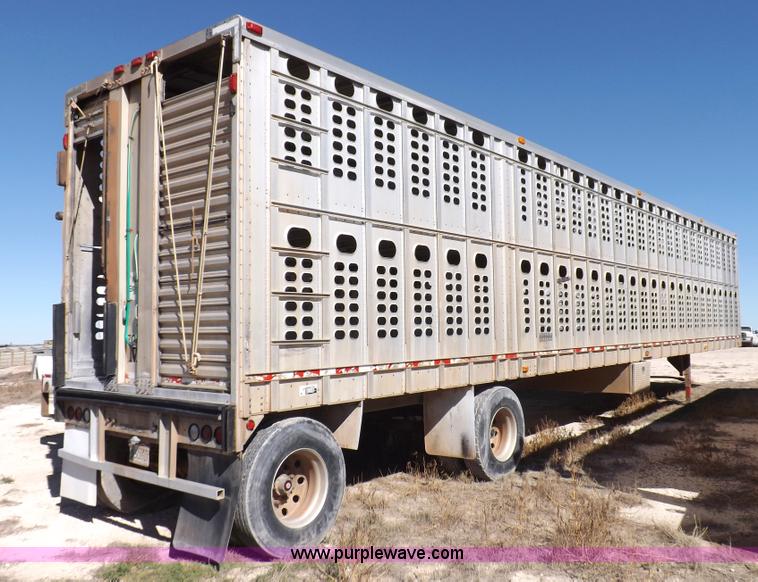 image for item I8399 1998 Wilson PSAL-303P livestock trailer