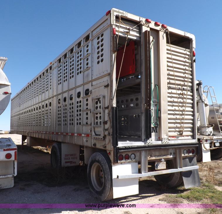 image for item I8399 1998 Wilson PSAL-303P livestock trailer
