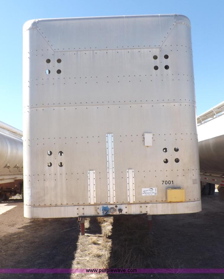 image for item I8399 1998 Wilson PSAL-303P livestock trailer