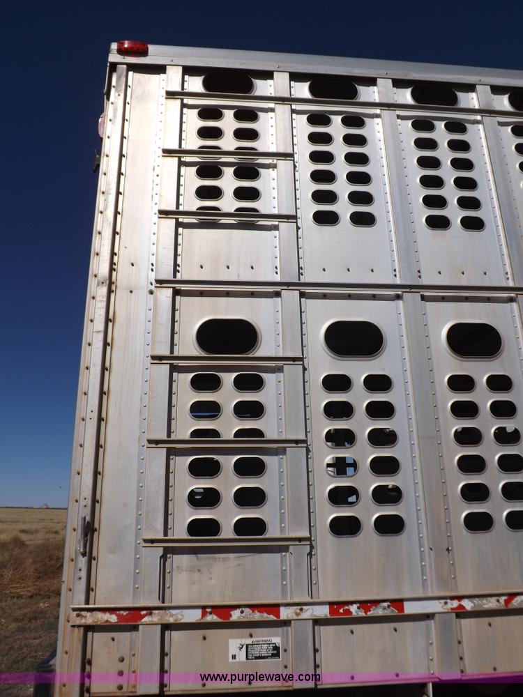 image for item I8399 1998 Wilson PSAL-303P livestock trailer