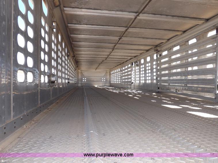 image for item I8399 1998 Wilson PSAL-303P livestock trailer