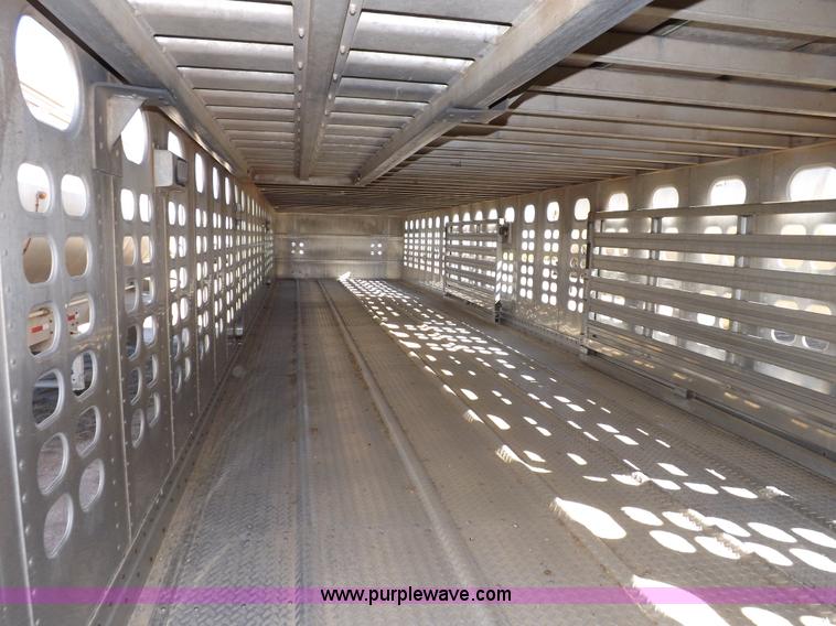 image for item I8399 1998 Wilson PSAL-303P livestock trailer