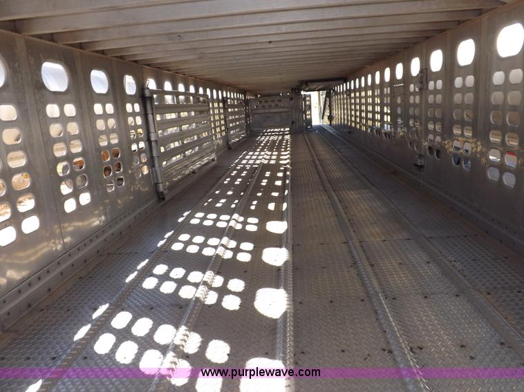 image for item I8399 1998 Wilson PSAL-303P livestock trailer