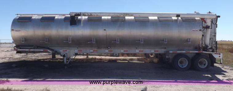 image for item I8400 2003 Pinson feed body trailer