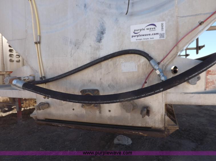 image for item I8400 2003 Pinson feed body trailer