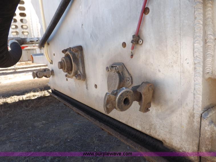 image for item I8400 2003 Pinson feed body trailer