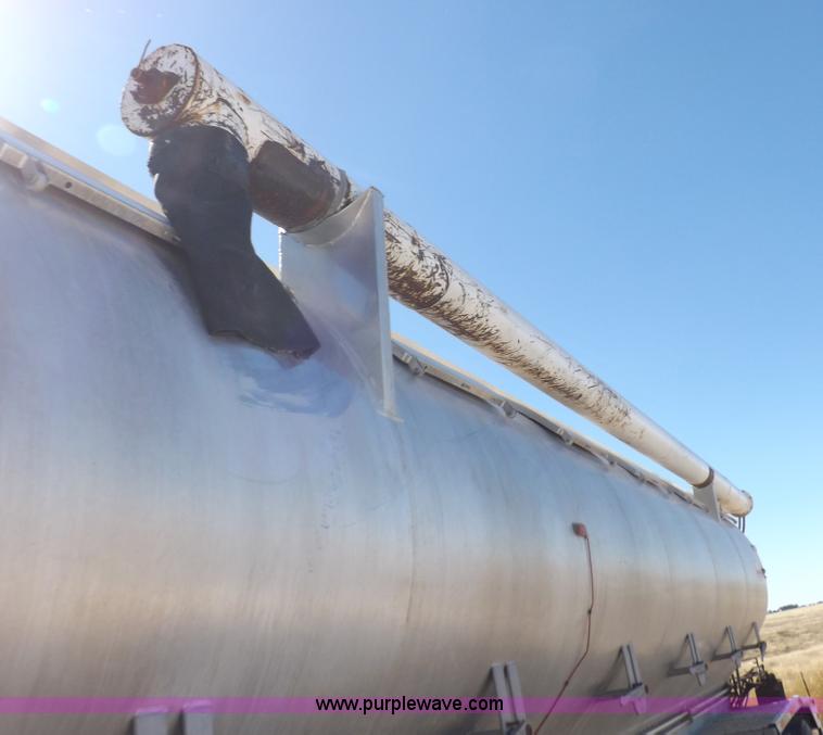 image for item I8400 2003 Pinson feed body trailer