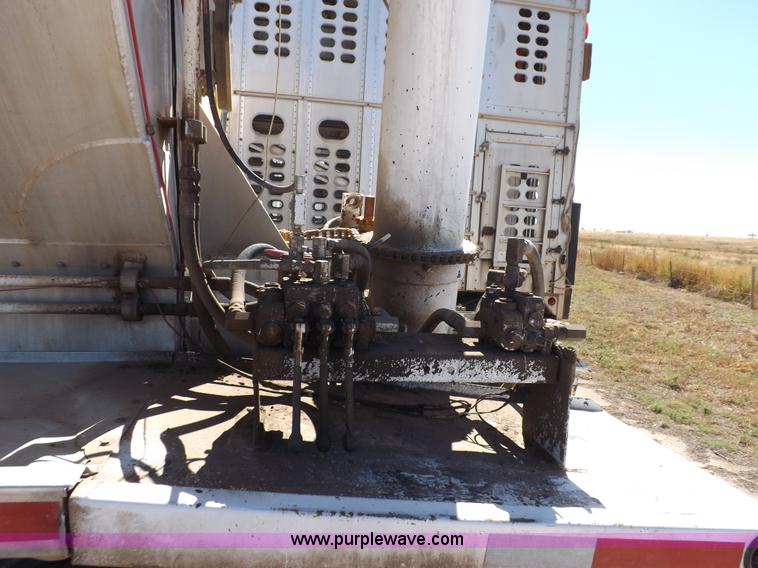 image for item I8400 2003 Pinson feed body trailer