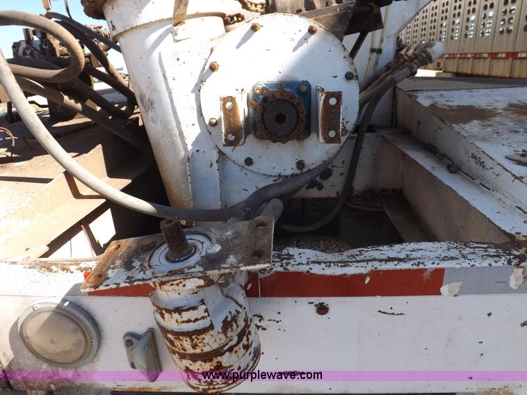 image for item I8400 2003 Pinson feed body trailer