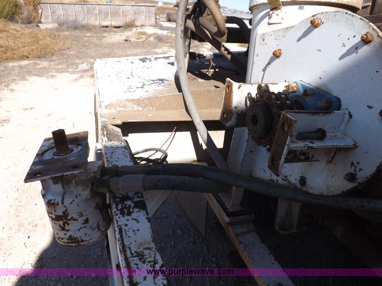 image for item I8400 2003 Pinson feed body trailer