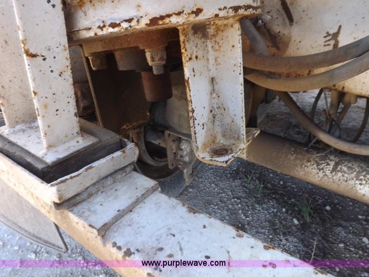 image for item I8400 2003 Pinson feed body trailer