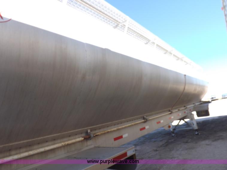 image for item I8400 2003 Pinson feed body trailer