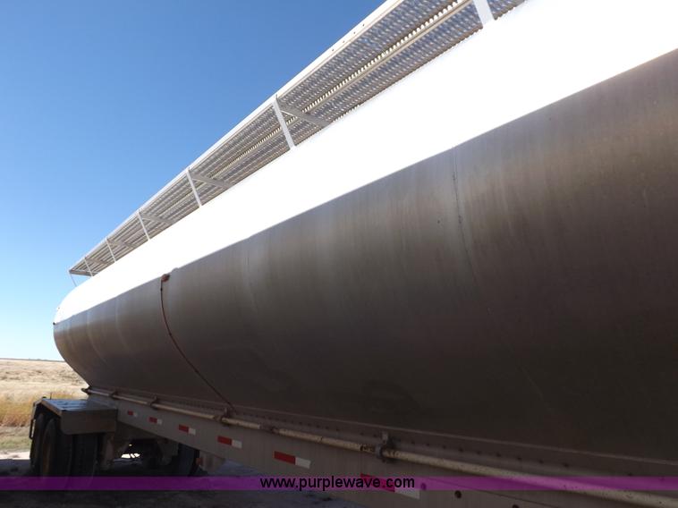 image for item I8400 2003 Pinson feed body trailer