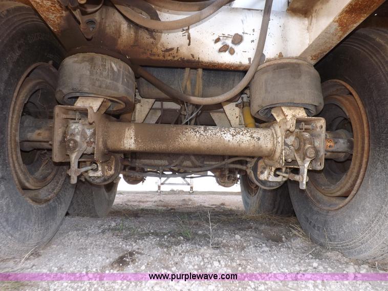 image for item I8400 2003 Pinson feed body trailer