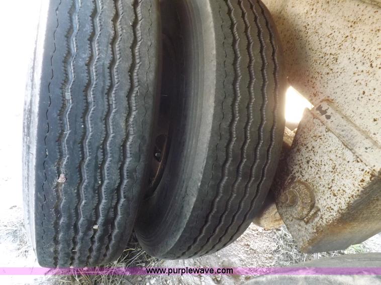 image for item I8400 2003 Pinson feed body trailer