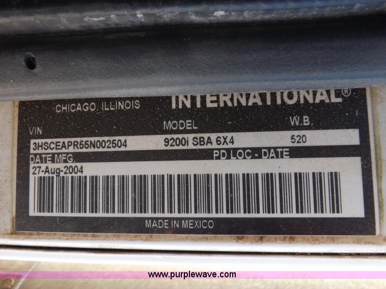image for item I8403 2005 International 9200i semi truck