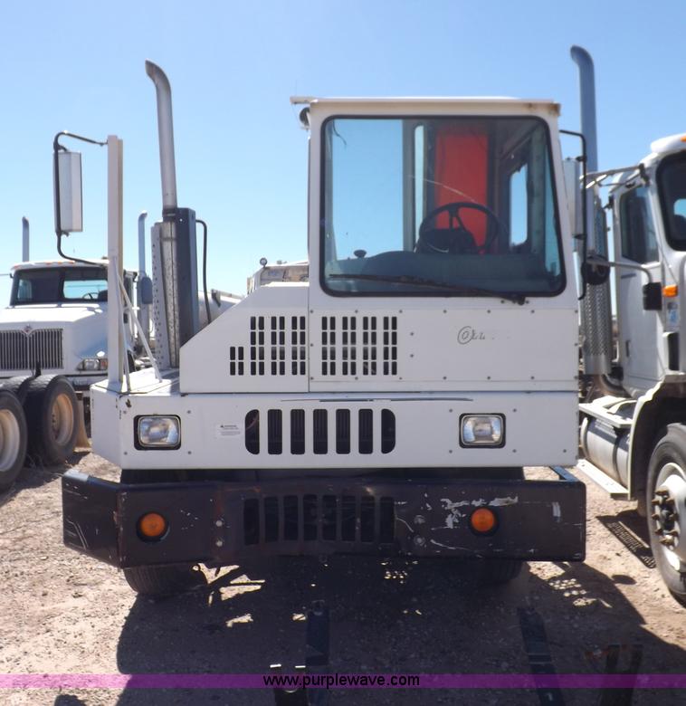 image for item I8404 2004 Ottawa Commando 30 yard truck