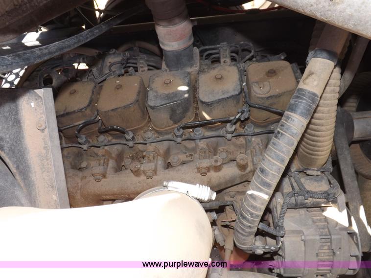 image for item I8404 2004 Ottawa Commando 30 yard truck