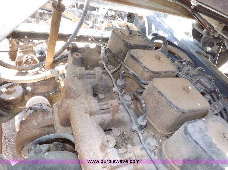 image for item I8404 2004 Ottawa Commando 30 yard truck