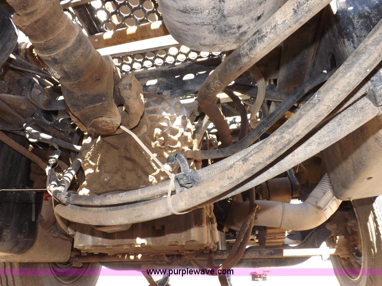 image for item I8404 2004 Ottawa Commando 30 yard truck