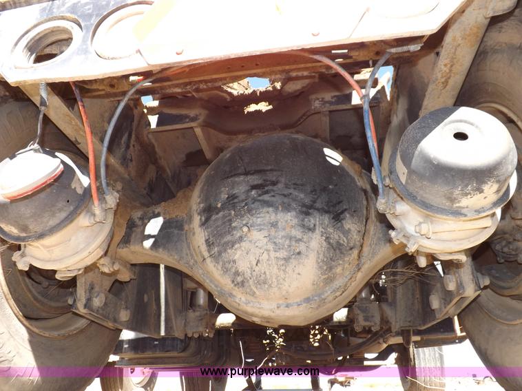 image for item I8404 2004 Ottawa Commando 30 yard truck