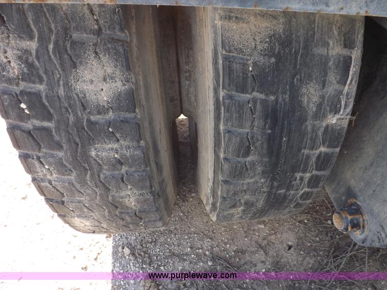 image for item I8404 2004 Ottawa Commando 30 yard truck