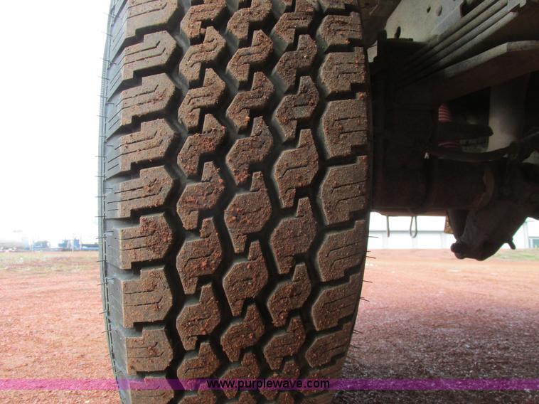 image for item AH9990 2004 Ford F250 Super Duty XL Crew Cab pickup truck