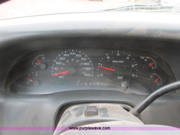 image for item AH9990 2004 Ford F250 Super Duty XL Crew Cab pickup truck