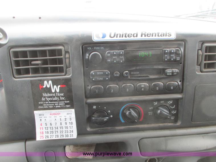 image for item AH9990 2004 Ford F250 Super Duty XL Crew Cab pickup truck